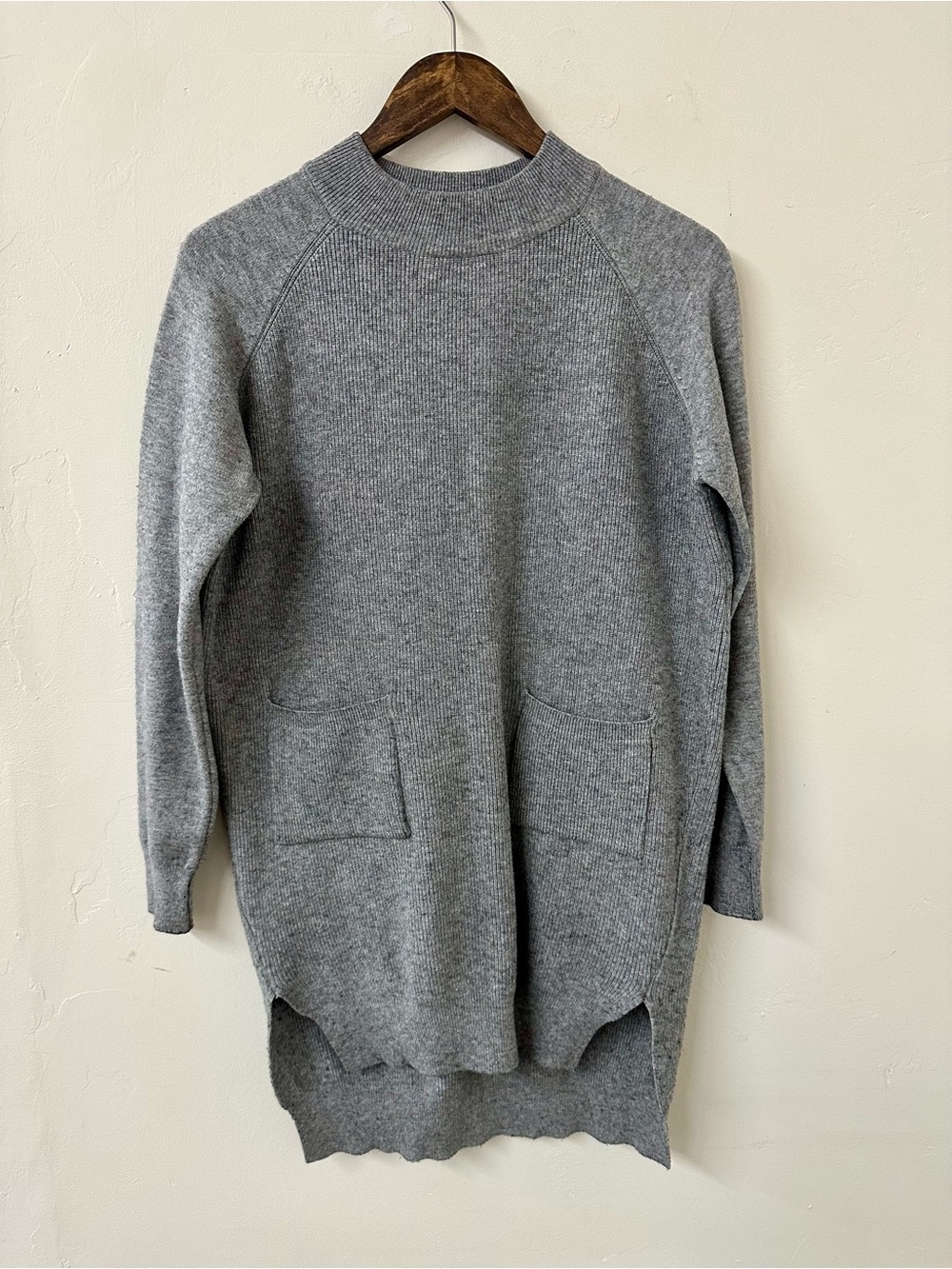 Source Unknown Gray Longline Crewneck Tunic Sweater with Pockets